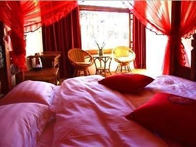 Jiuwei Life Courtyard Inn Лицзян Экстерьер фото